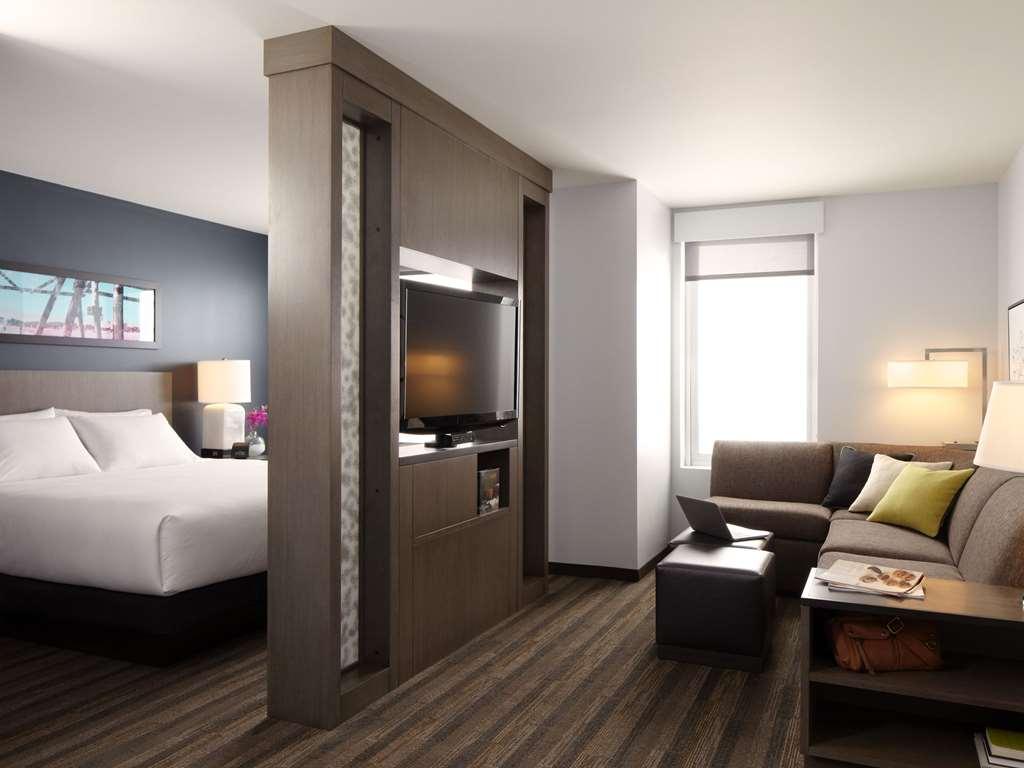 Hyatt House Chicago Medical/University District Exterior photo